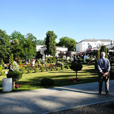 Homes For 5 People, *